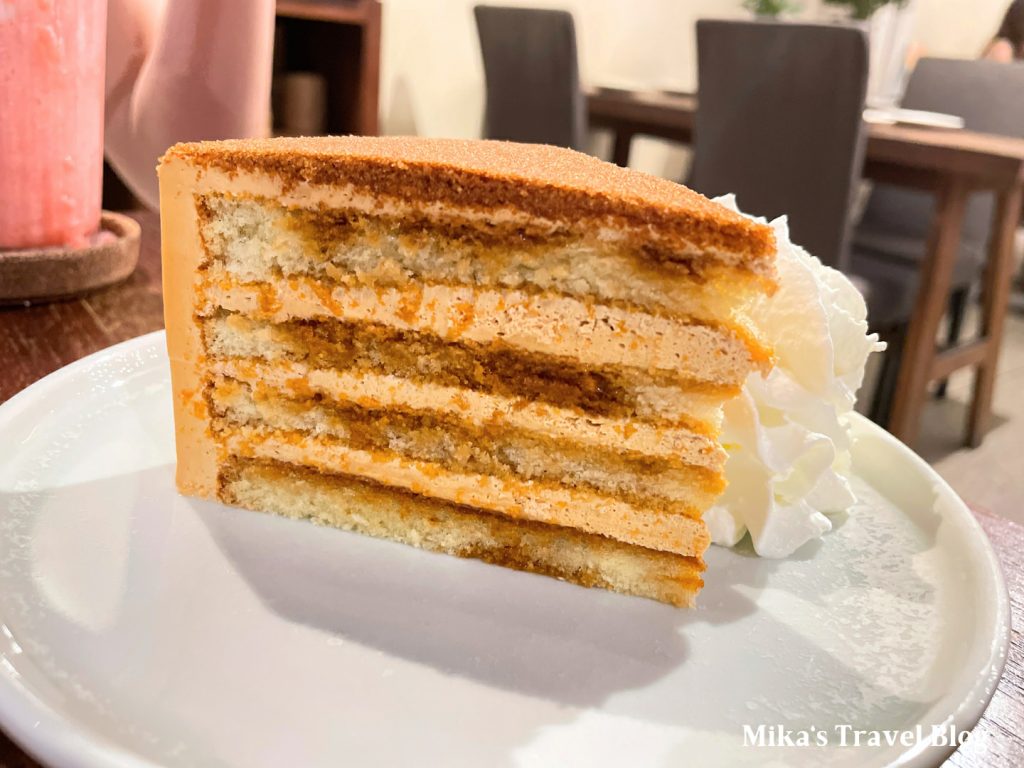 Pasta Ama Ratchathewi thai tea cake