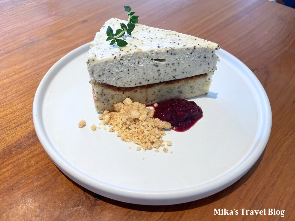 OIKOS Cafe & Restaurant Earl grey cheese cake