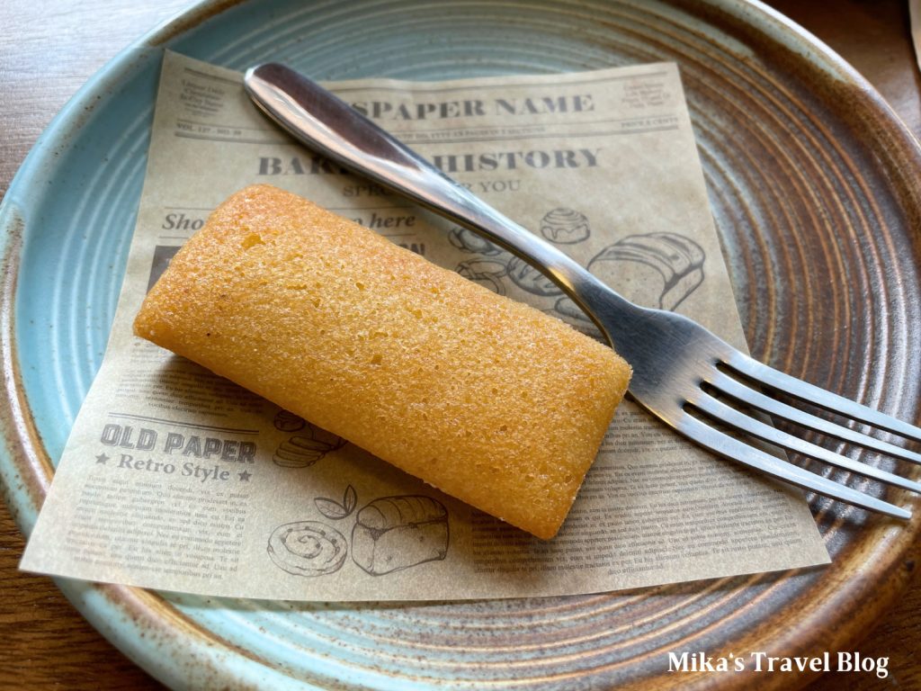 A CUP coffee financier
