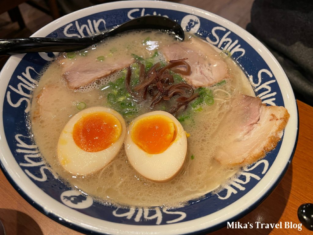 博多らーめん shin shin 全部のせらーめん