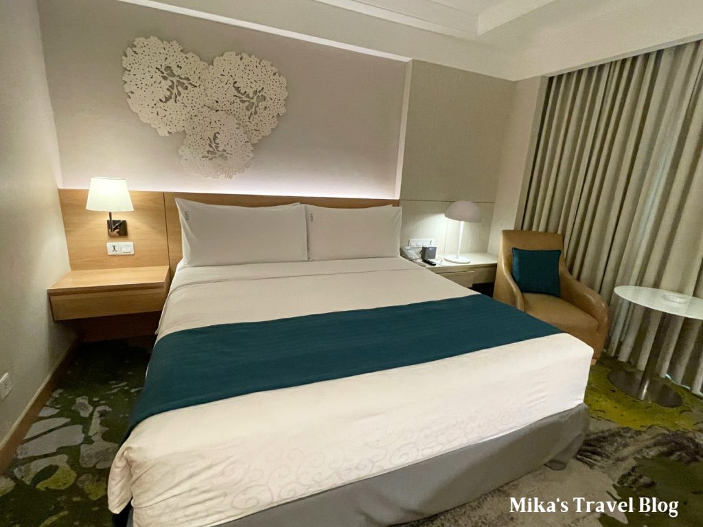 Holiday Inn Bangkok by IHG bed